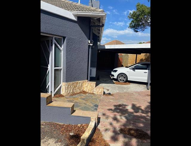 4 BEDROOM HOUSE FOR SALE IN THORNTON